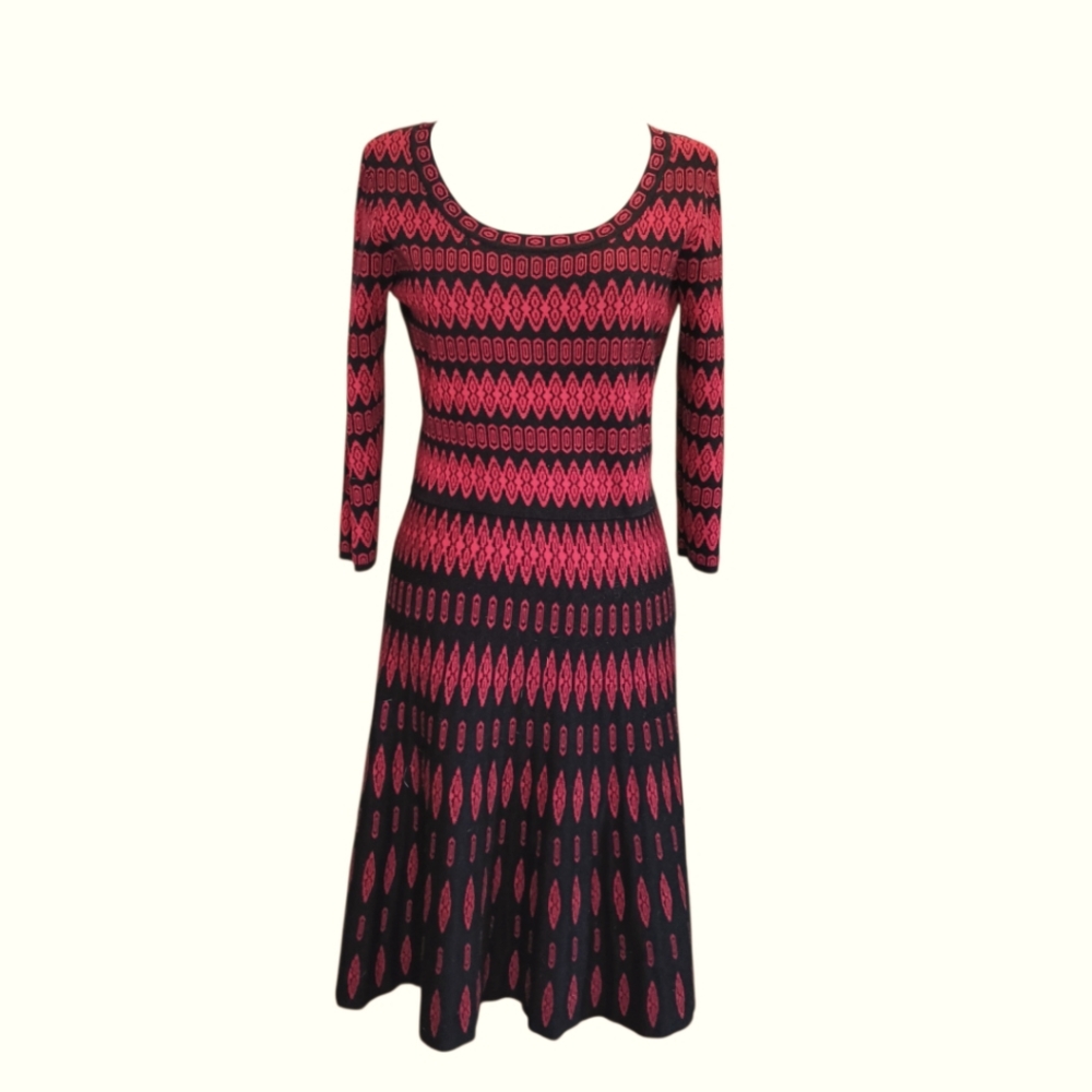 Danny & Nicole Dress Fit & Flare Women's Size Medium Red and Black Patterned‎